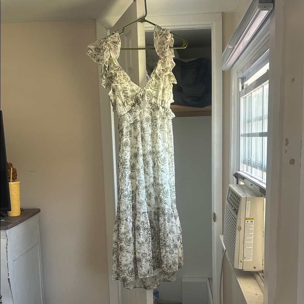 Trixxi White Floral Ruffle V-Neck Maxi Dress